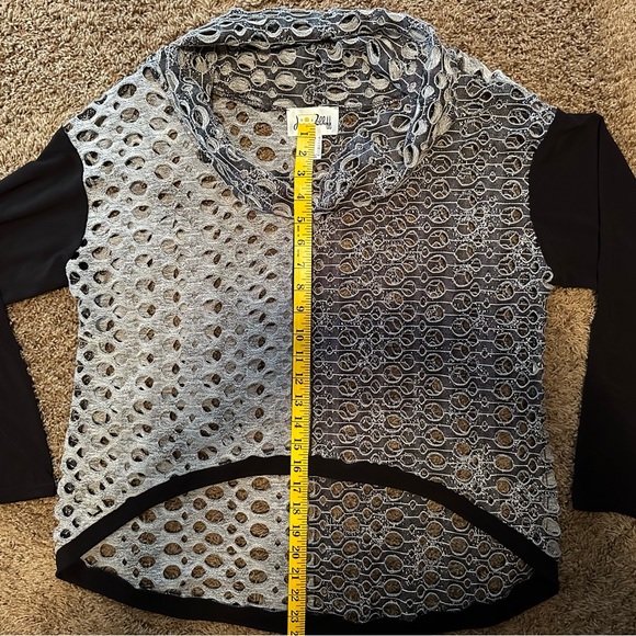 Joseph Ribkoff Size 12 Top - Picture 7 of 7